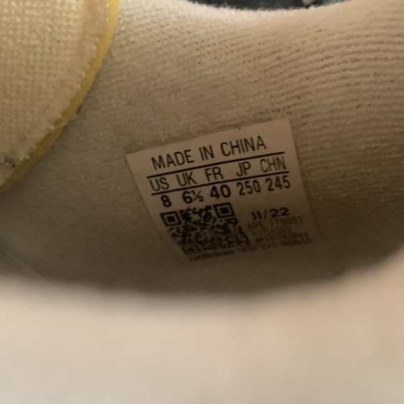 Adidas Forum lows - Picture 3 of 4